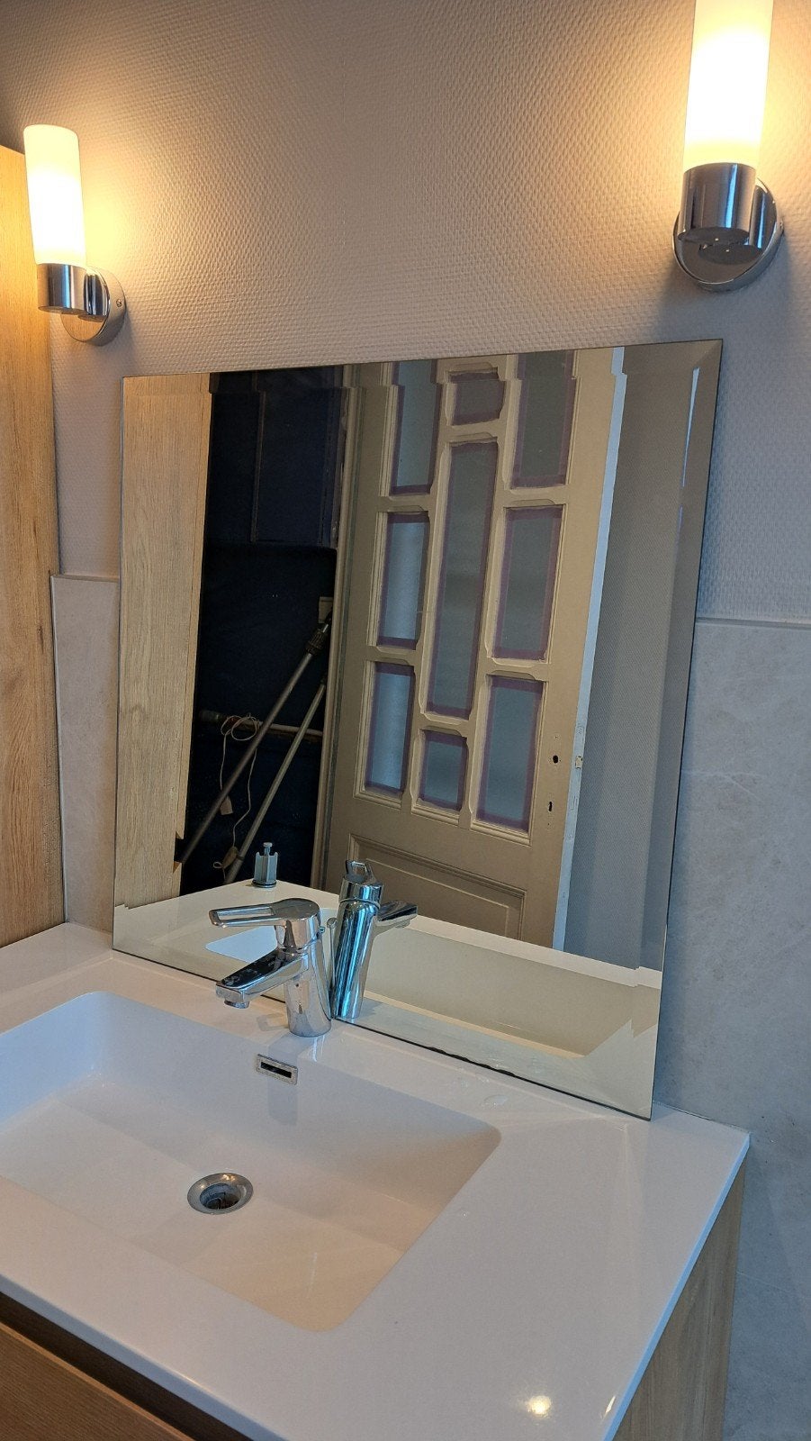 MIROIR AVEC LE CONTOUR BISEAUTE DIM.  70 x 70, Enlèvement