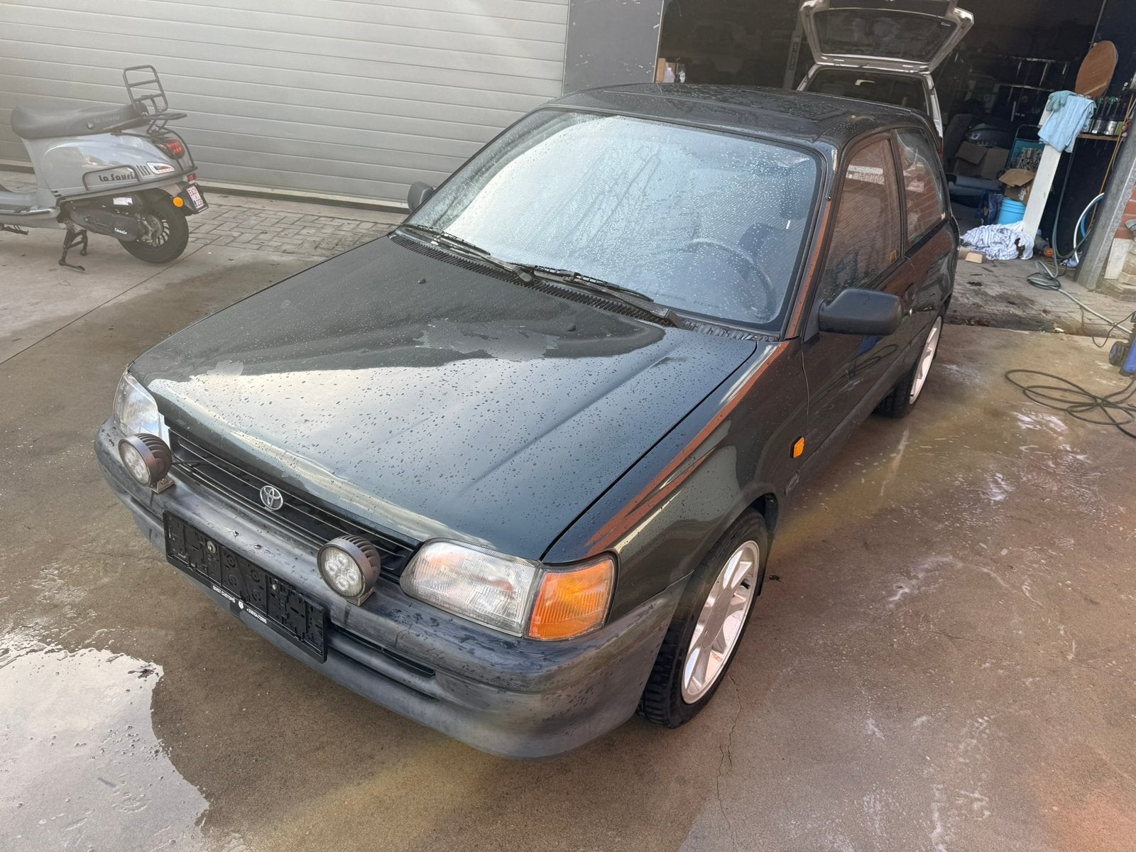 Toyota Starlet P8 1992 Zwart veel extra’s, Voorwielaandrijving, 4 zetels, Beige, 4 cilinders