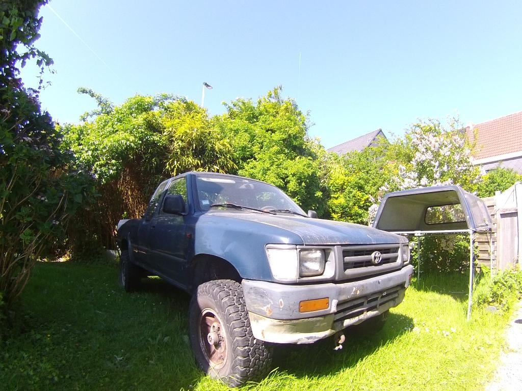 Toyota hilux 2.4D 1991 lichte vracht type: LN110, Auto's, 4 cilinders, Vierwielaandrijving, Particulier, 2 zetels