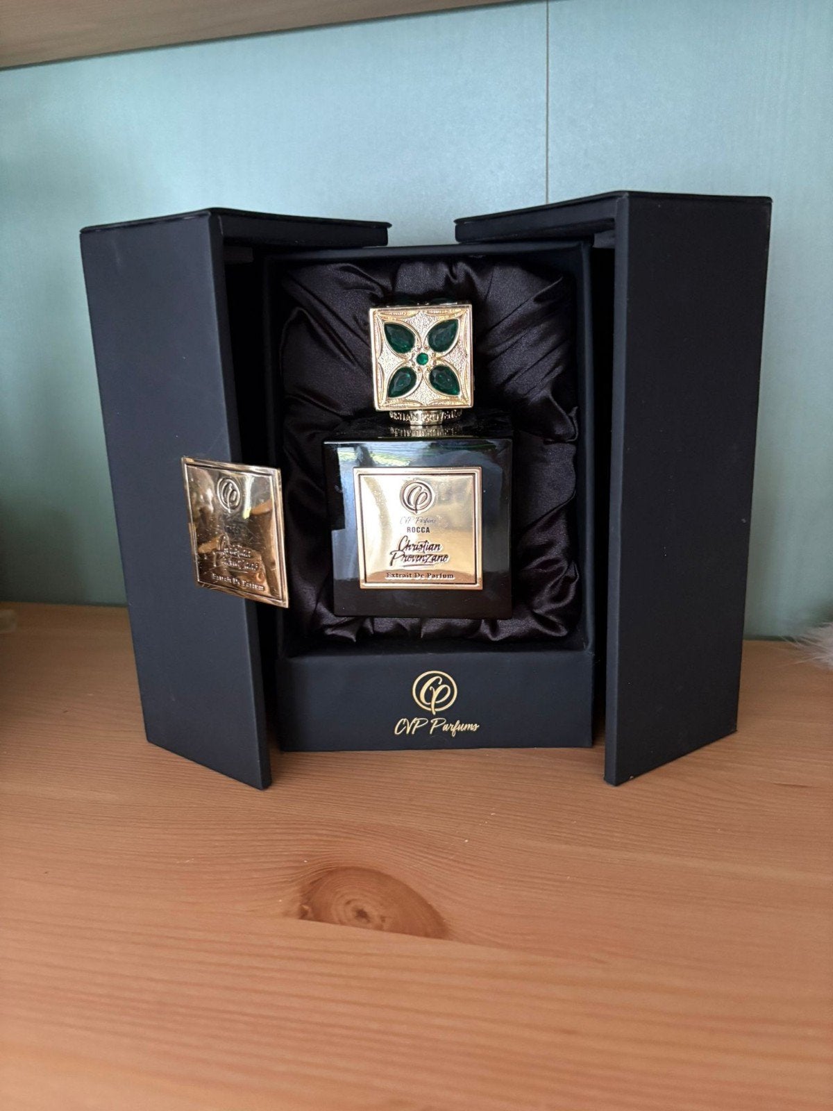Parfum Christian Provenzane, Ophalen