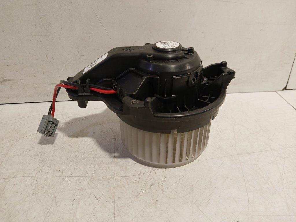 Kachel ventilator motor Ford Focus, Auto-onderdelen, Onderdelen@venauto.nl, Van der Ven Autorecycling B.V., Gebruikt, Ettenseweg 76, 4706 PB Roosendaal, The Netherlands