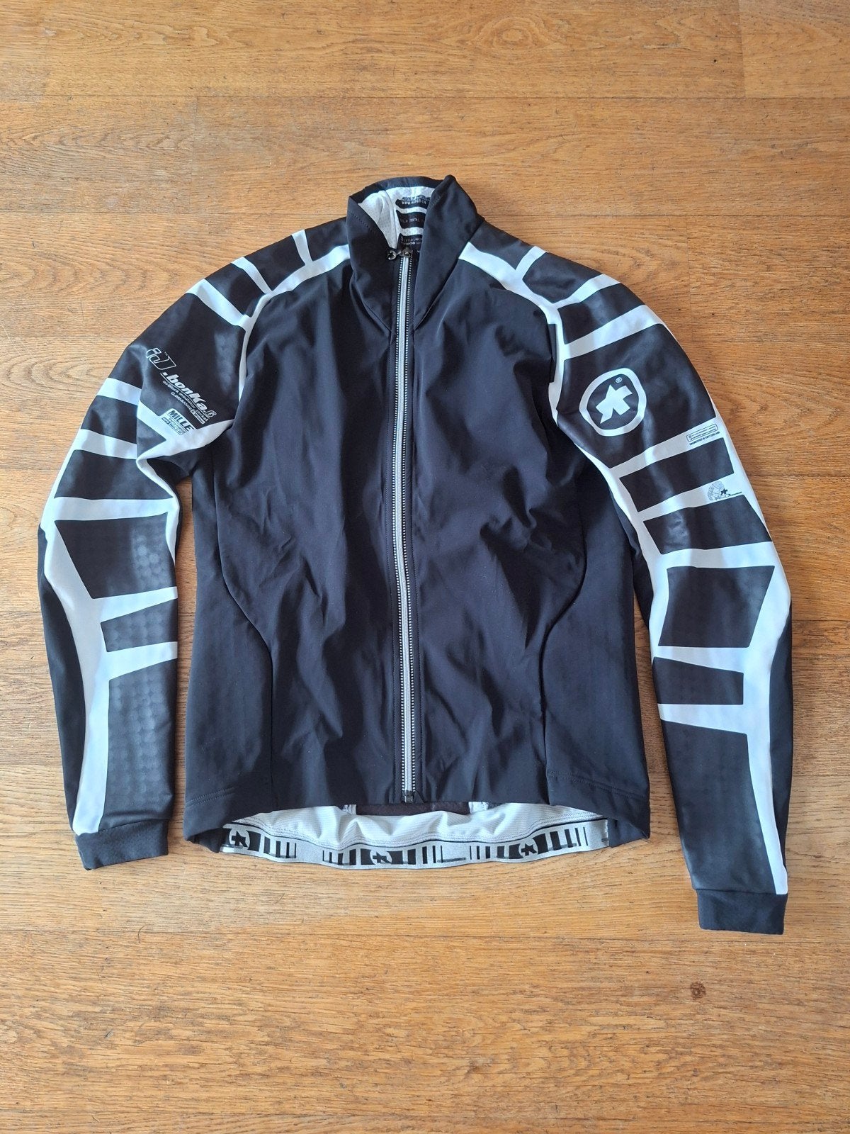 Veste de cyclisme d'hiver Assos Ji Bonka M NEW, Vélos & Vélomoteurs, Accessoires vélo | Vêtements de cyclisme, M, Envoi