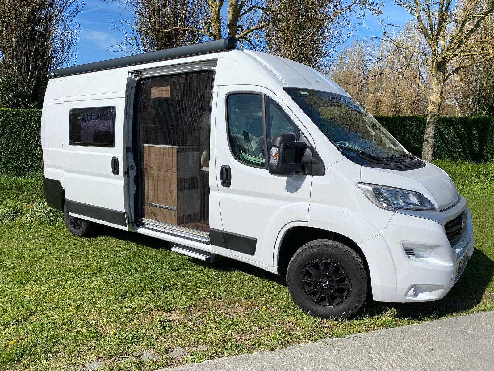 Roller Team  Camper Livingstone 5 ! Perfecte staat!, Caravanes & Camping, Camping-cars, Particulier, jusqu'à 4, Modèle Bus ou Fourgon aménagé