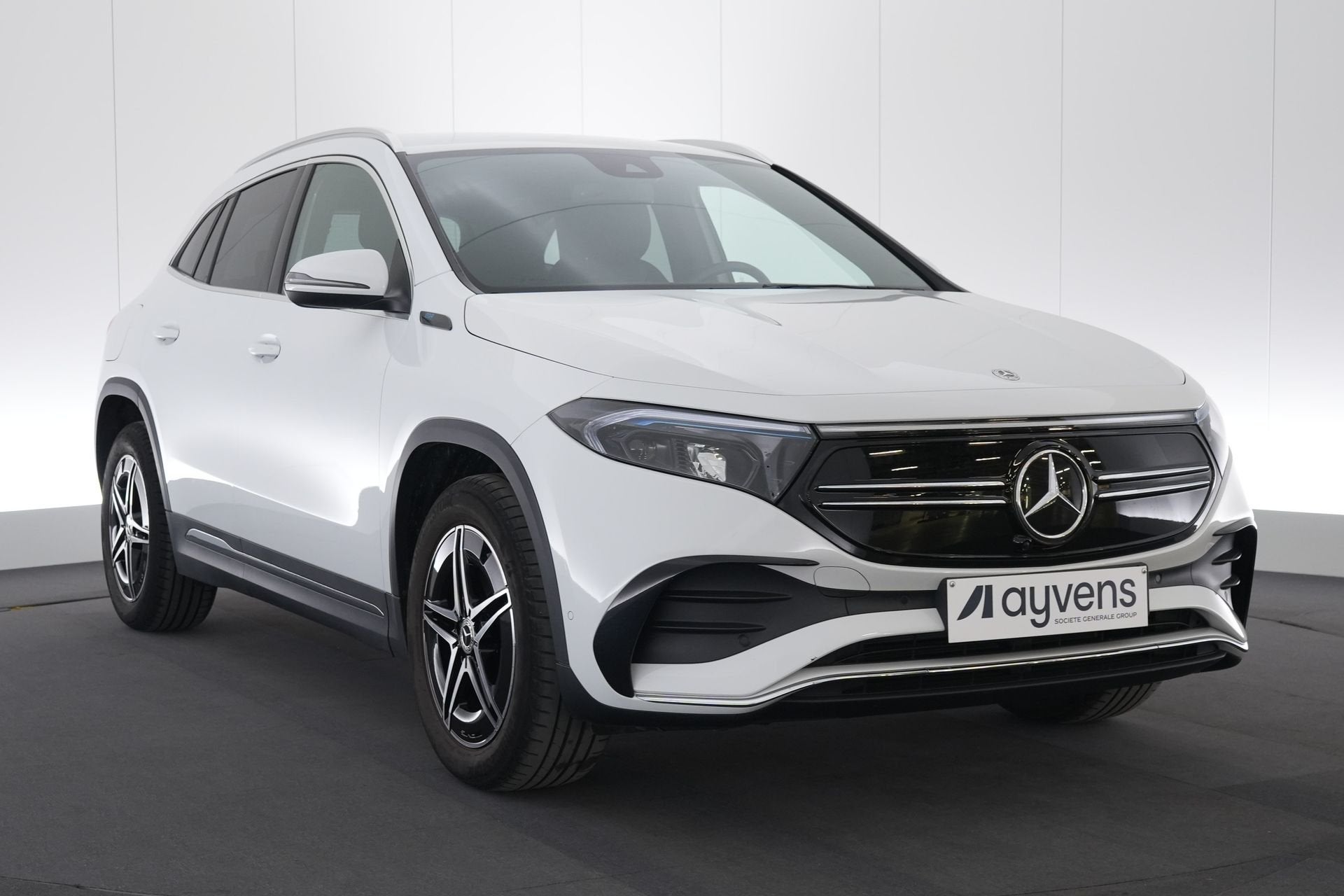 (2CTW183) MERCEDES-BENZ EQA, https://public.car-pass.be/vhr/f5969dcc-1e3b-4b4f-ae26-ec13041c8d23, Gebruikt, Alcantara, Wit