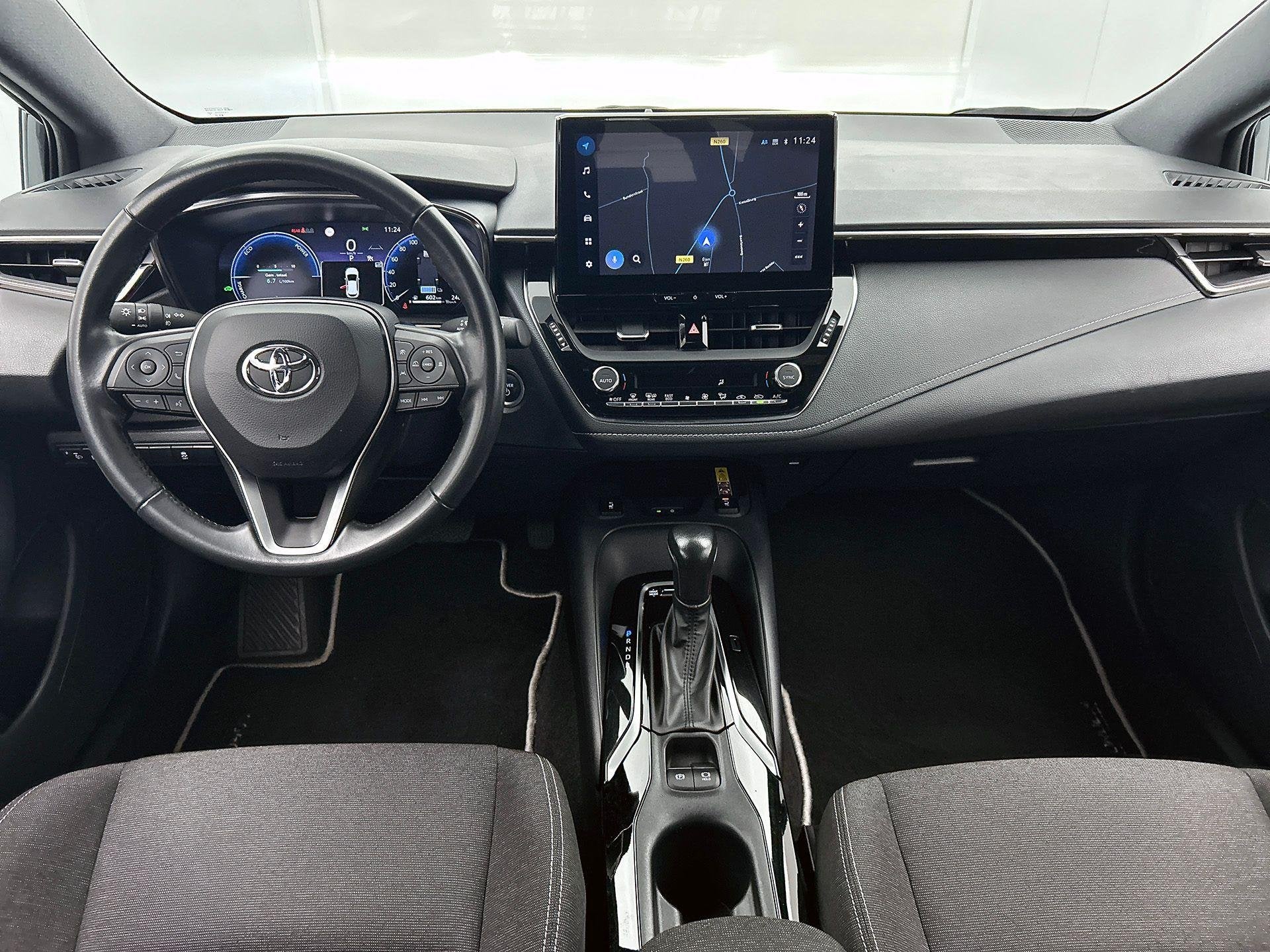 Toyota Corolla Hatchback 1.8 Hybrid e-CVT | Achteruitrijcame, Auto's, Gebruikt, Automatische klimaatregeling, Corolla, https://public.car-pass.be/vhr/95412ea9-668d-4824-a59a-533334dda058