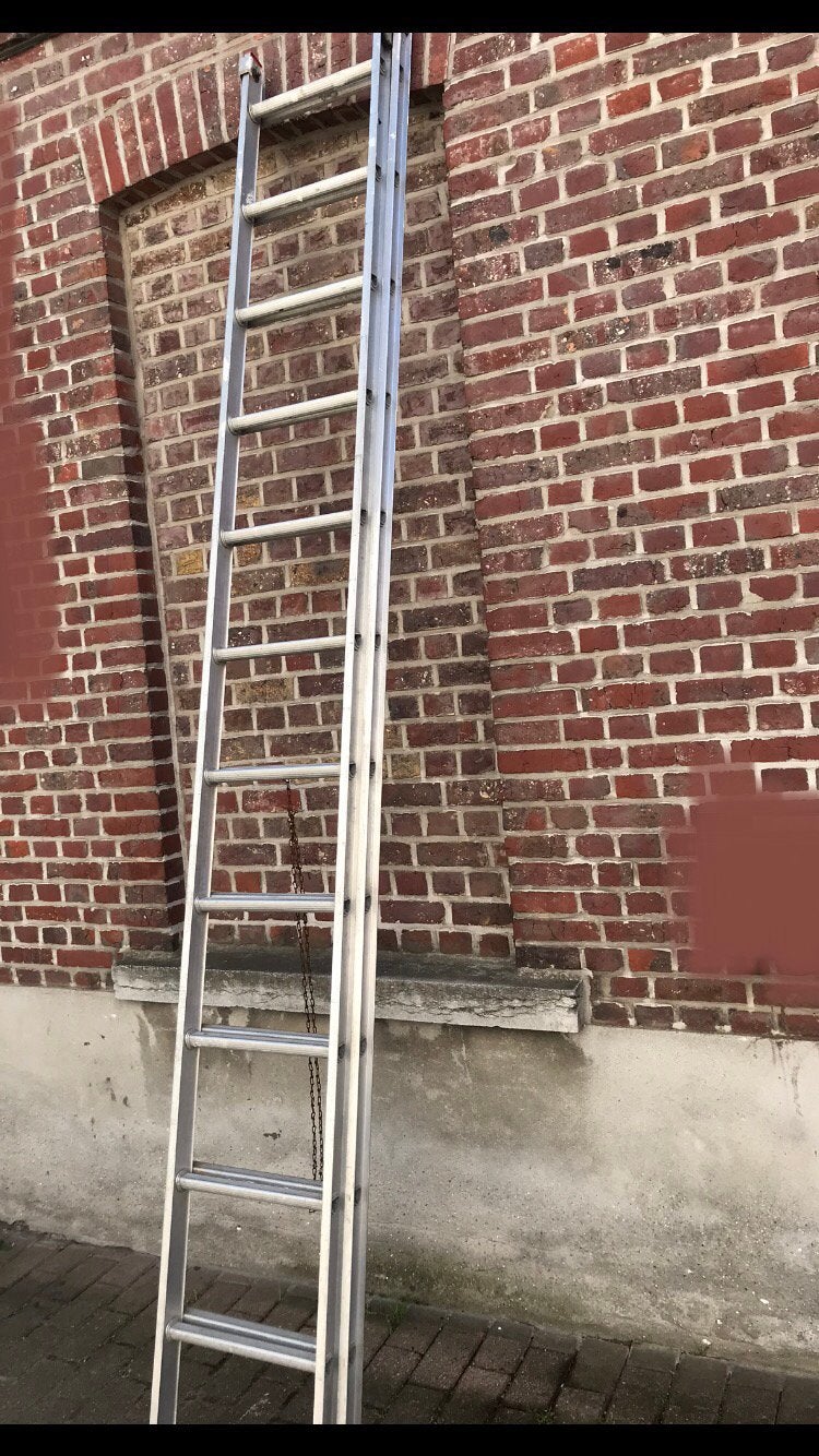 LADDER 2 x 12 TREDEN UİTSCHUİFBAAR EN PROFECİONEEL, Gebruikt, Ophalen of Verzenden, Ladder, Opvouwbaar of Inschuifbaar