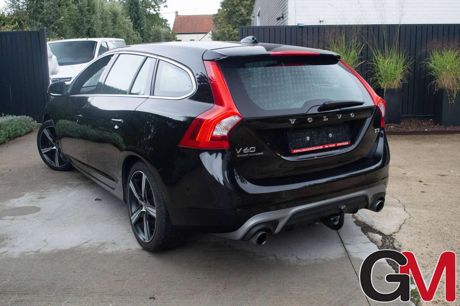 Volvo V60 V60 2.0 T3 Momentum R-Design (bj 2019), Auto's, Gebruikt, 4 cilinders, 1969 cc, Alcantara