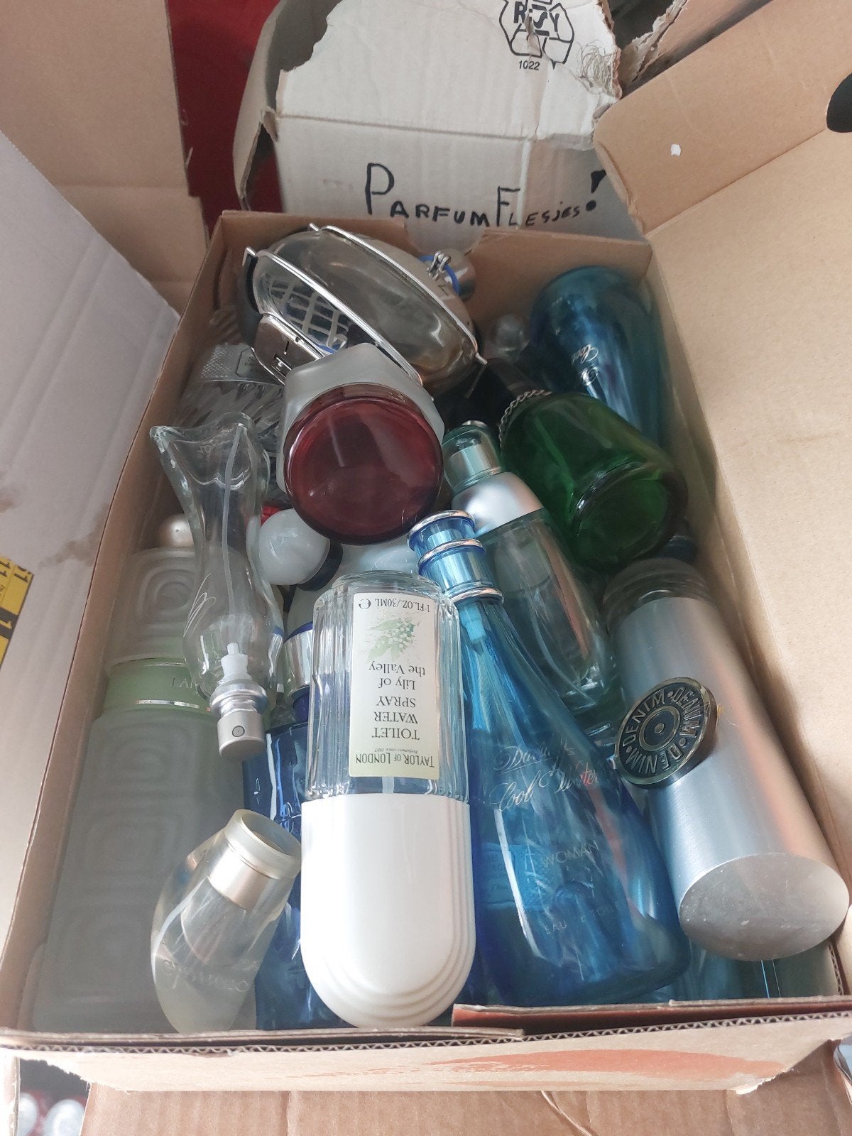 Gratis groot lot lege parfumflesjes en zeepjes, Verzamelen, Parfumverzamelingen, Ophalen