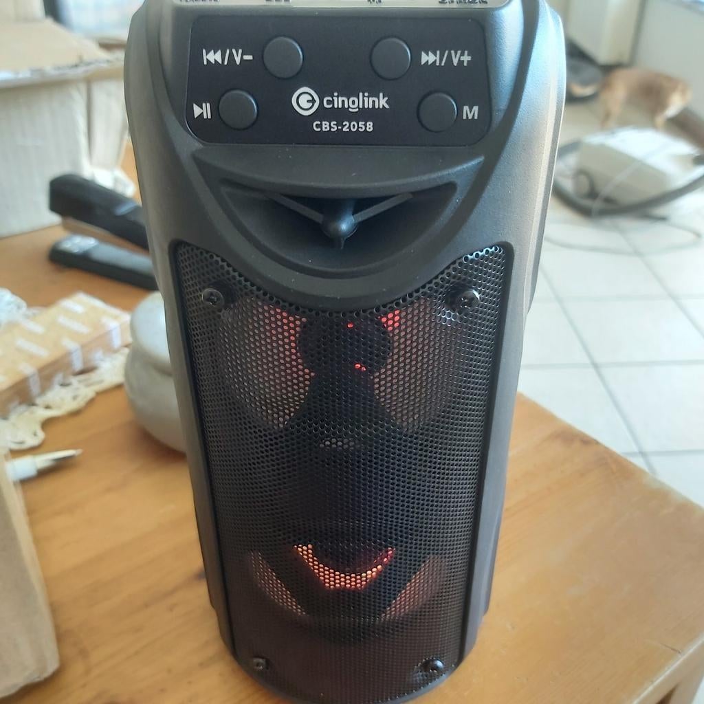 Petit  bafle tout neuf  j amai utilisé, Enlèvement