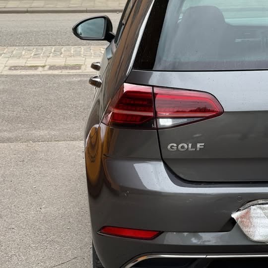 Volkswagen Golf 7.5 Facelift – R-Design - 1PRORIETAIRE, Autos, Volkswagen, Euro 6, Boîte manuelle, Noir, 5 portes