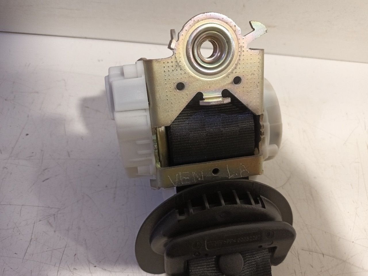 Veiligheidsgordel links achter Peugeot 308, Auto-onderdelen, Onderdelen@venauto.nl, Van der Ven Autorecycling B.V., Gebruikt, Ettenseweg 76, 4706 PB Roosendaal, The Netherlands