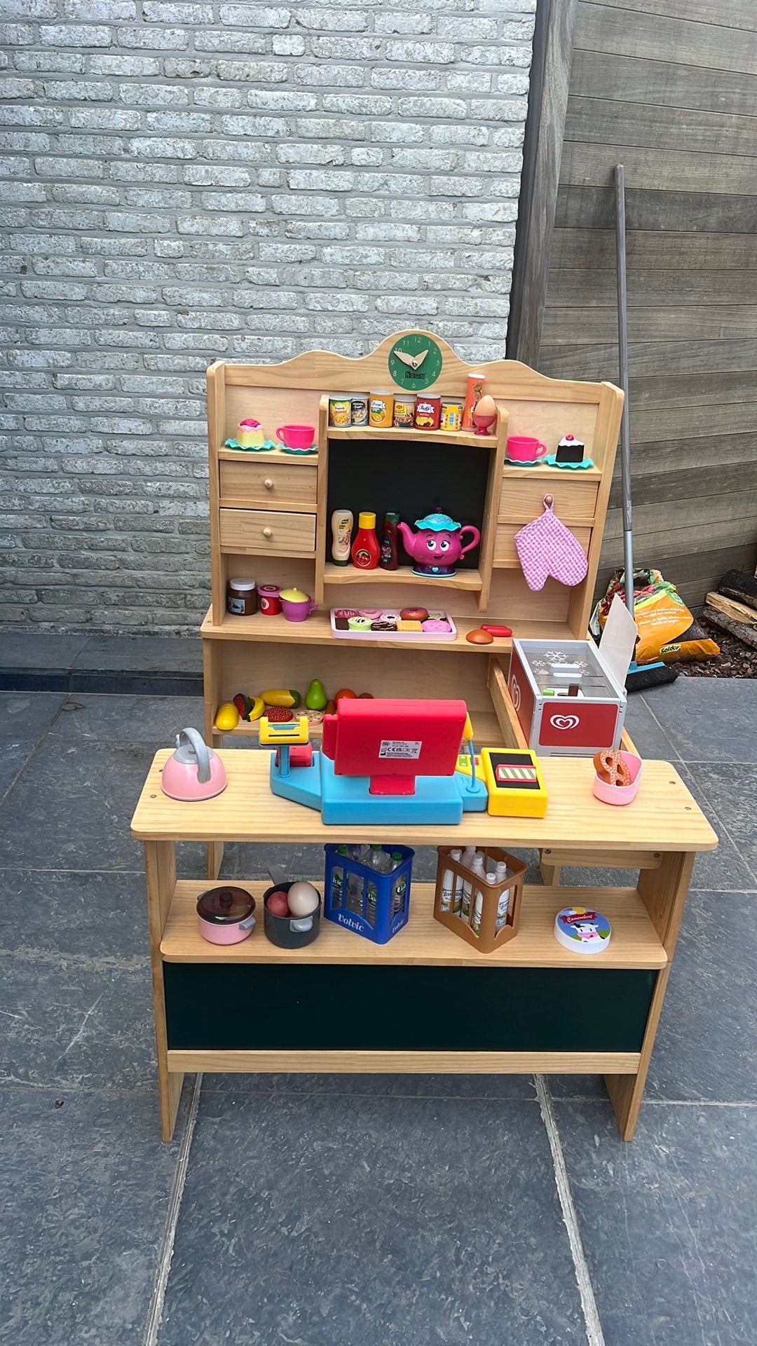 Boutique pour enfants, Enlèvement, Comme neuf
