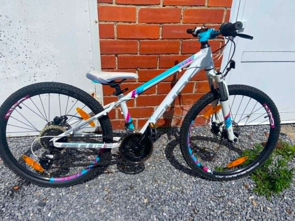 kinderfiets cube 24 inch, Fietsen en Brommers, Ophalen, Versnellingen, Cube, Gebruikt
