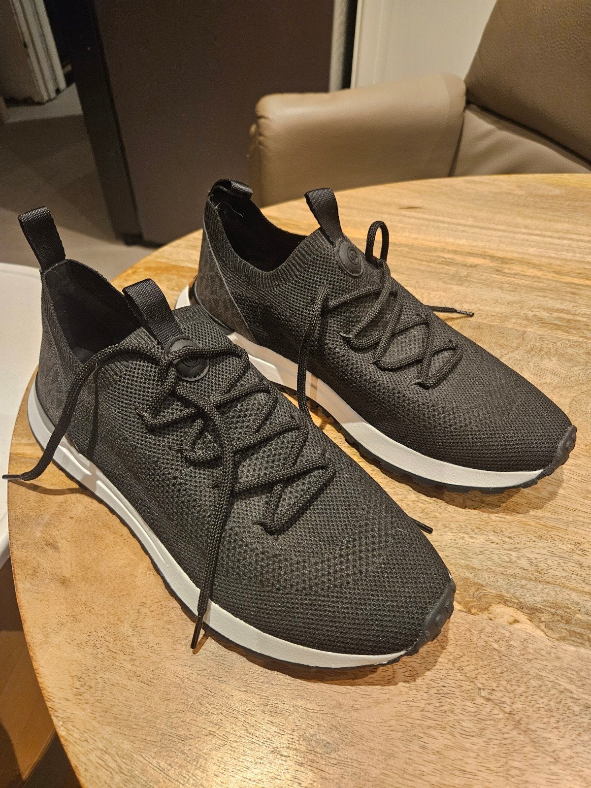 Michael Kors schoenen heren maat 42 of 42.5, Ophalen