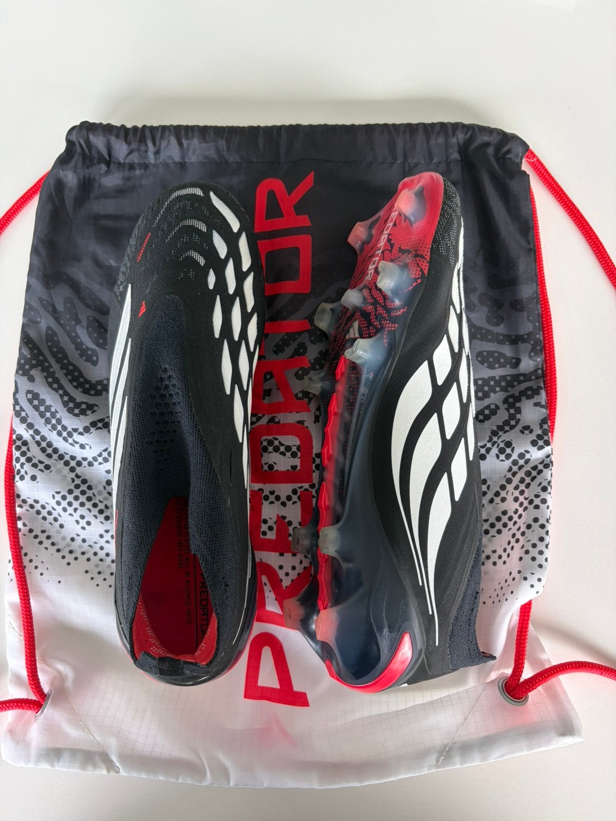 adidas Predator Elite Laceless FG DNA - taille 43 1/3 UK 9, Sports & Fitness, Enlèvement ou Envoi, Neuf, Chaussures