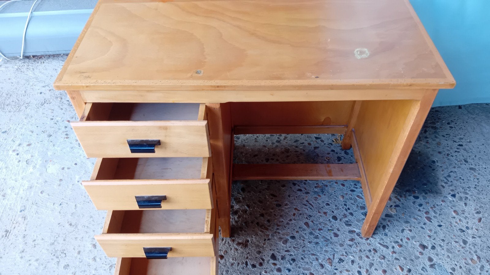 Klein Bureau, Ophalen