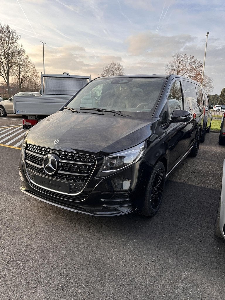 Mercedes-Benz V-klasse V 300 d L2 Exclusive EXPERIENCE Editi, Auto's, Mercedes-Benz, Automaat, 2000 kg, Zwart, 237 pk