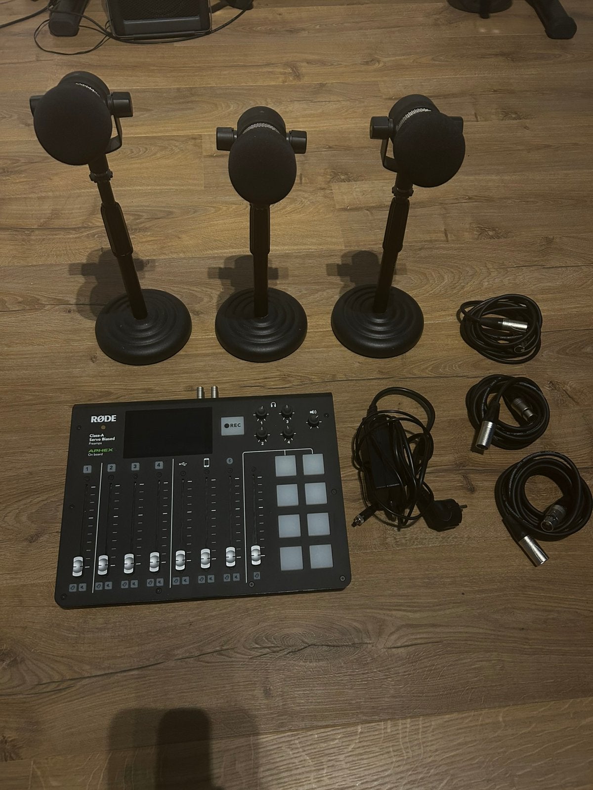 Podcast set-up, Enlèvement