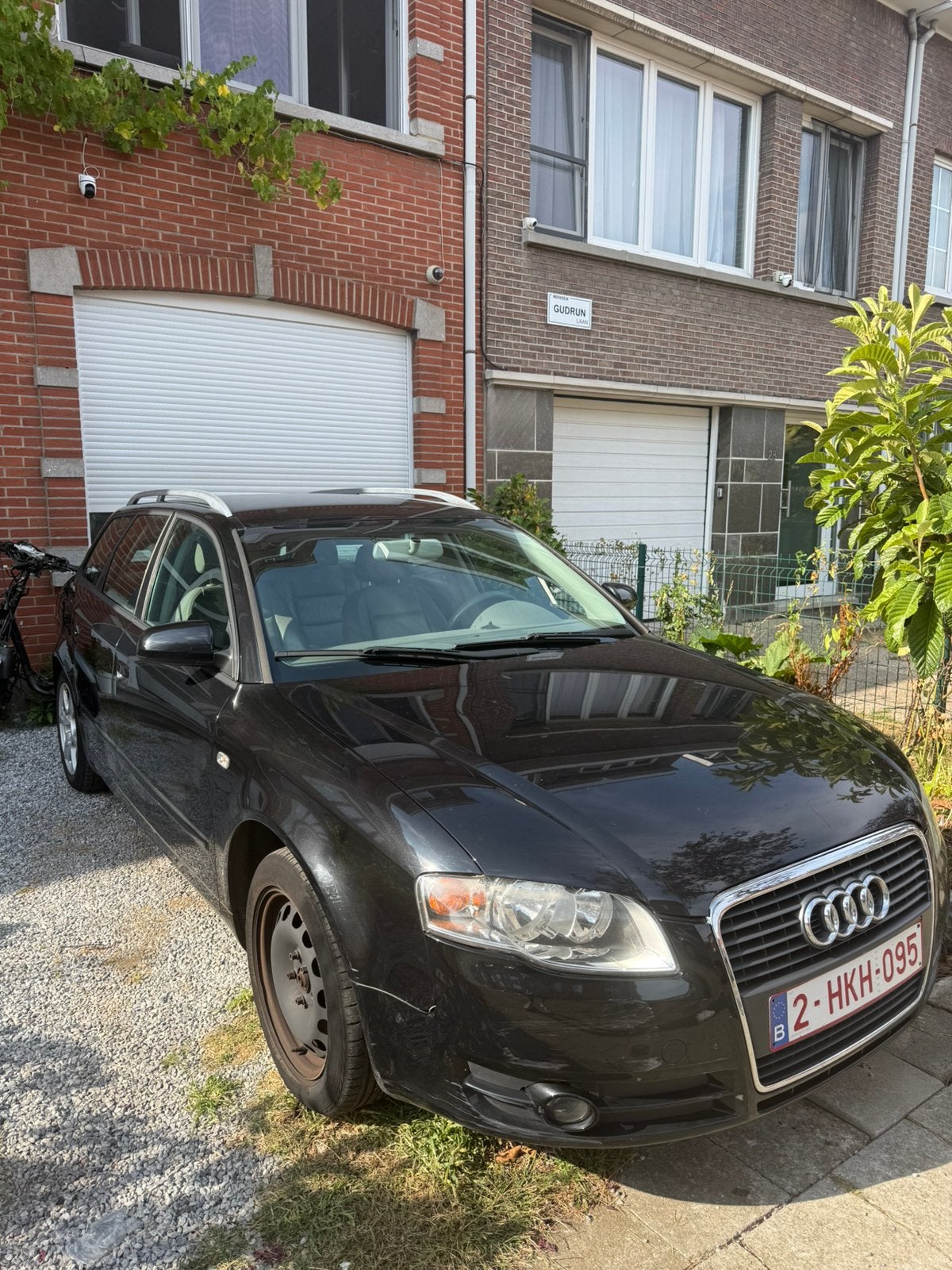 Audi A4 Avant 2.0 Benzine Automaat Handel/Export €2.500, Auto's, Parkeersensor, Beige, A4, Zwart