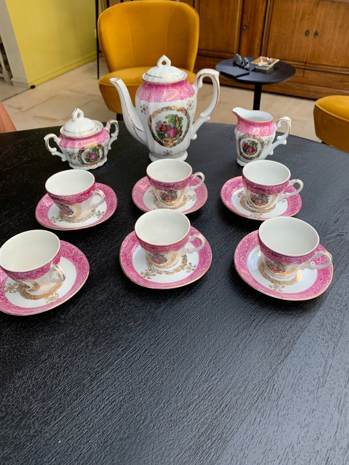 LEUK ANTIEK KOFFIE SERVIESJE, Enlèvement