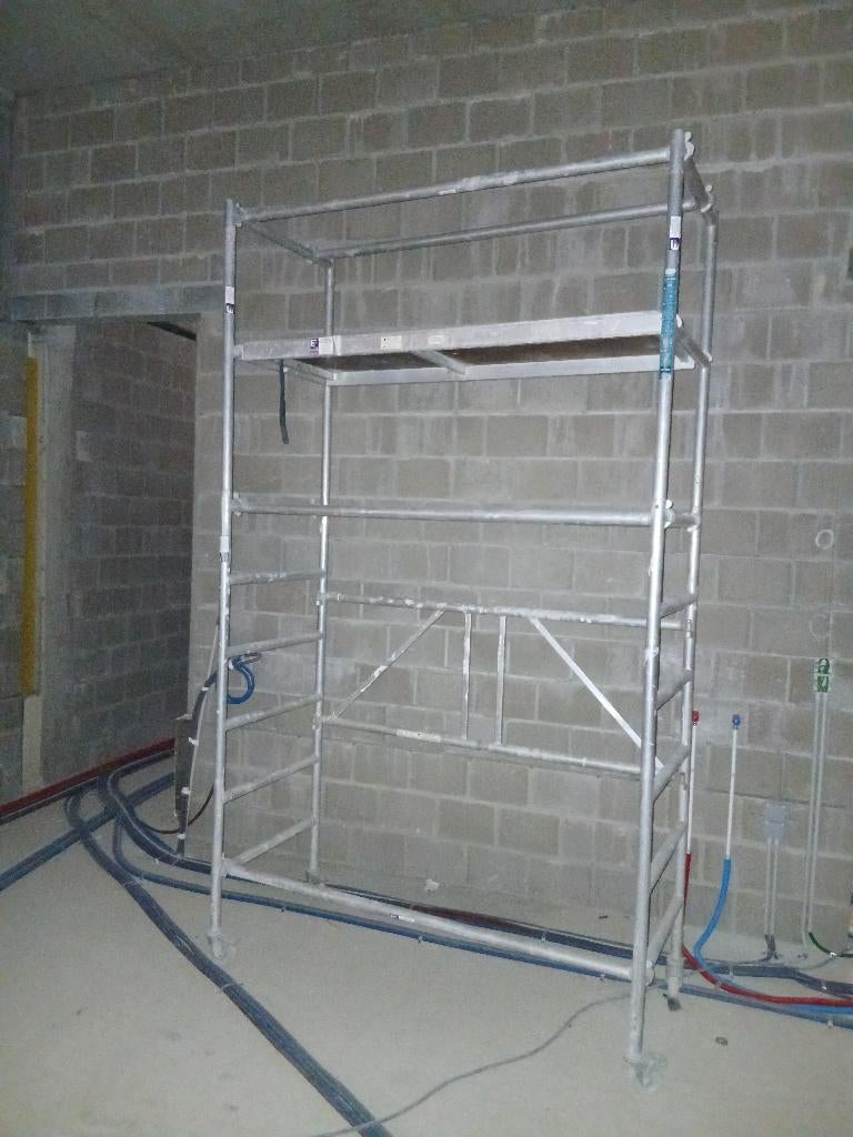 Rolsteiger Altrex VS/RS 3400, Ophalen, Zo goed als nieuw, Rolsteiger of Kamersteiger, 2 tot 5 meter