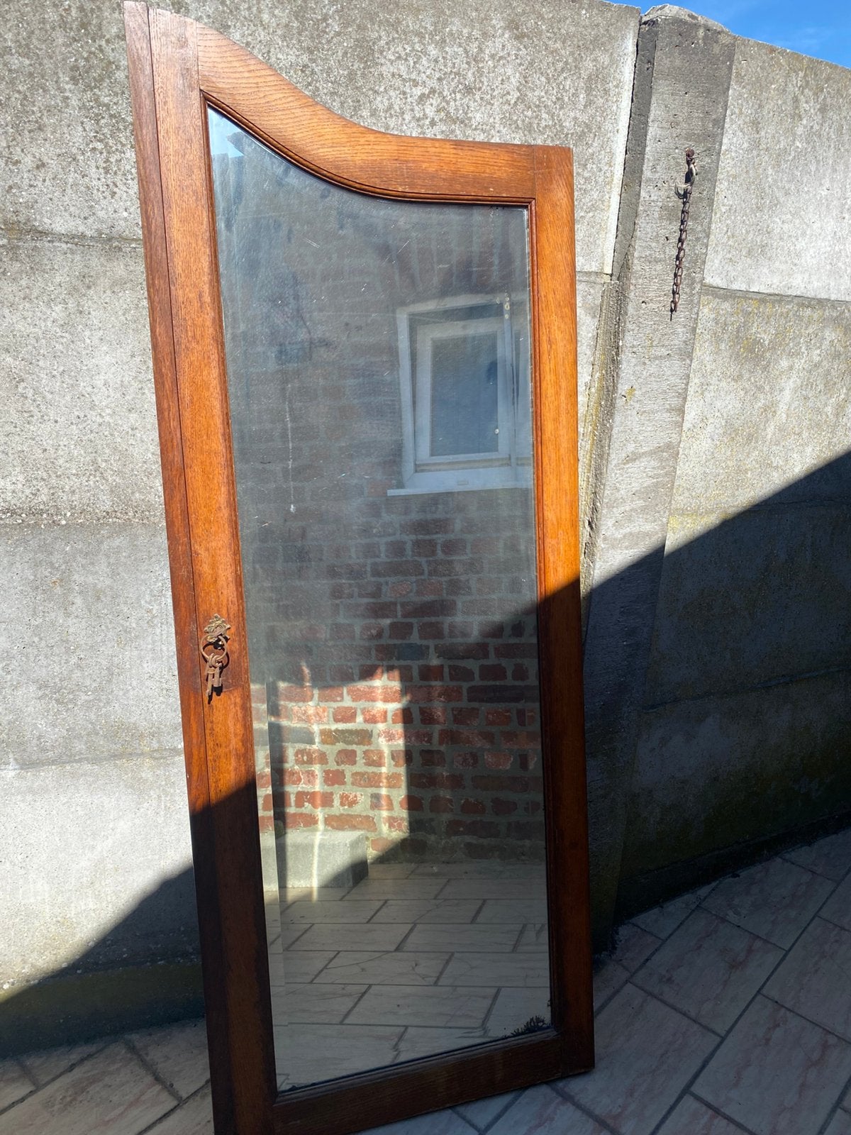 Miroir en chêne..., Enlèvement