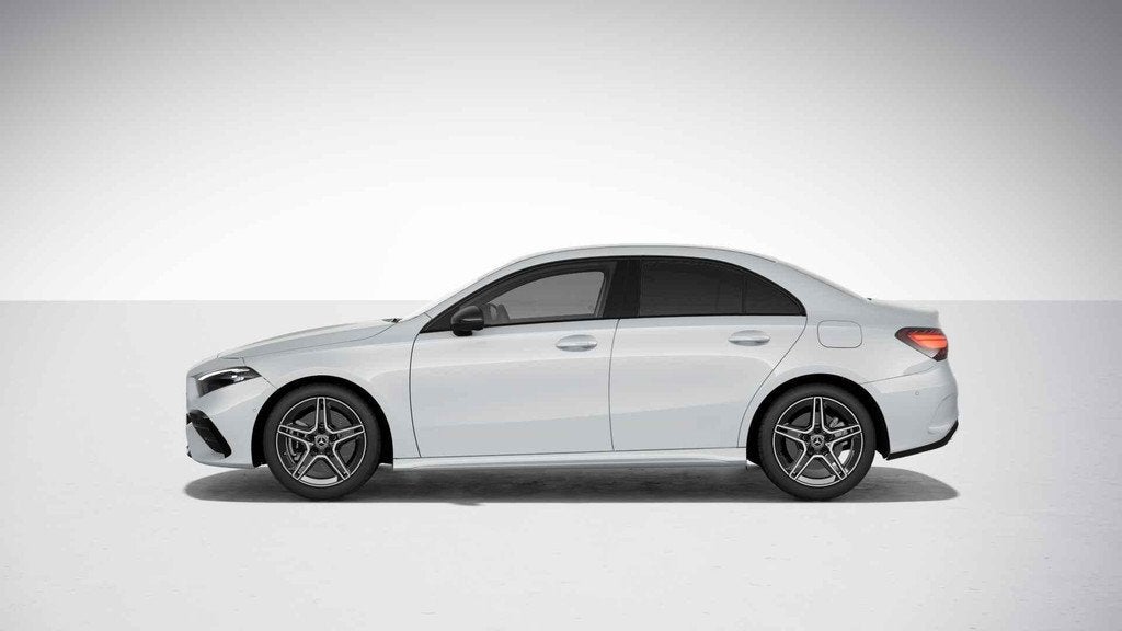 Mercedes-Benz A-klasse 250 e AMG Line Night Pack | Verwarmde, Autos, Achat, 16 kWh, https://public.car-pass.be/vhr/79a72605-e8ef-4294-9a35-d3ee5be46f3a