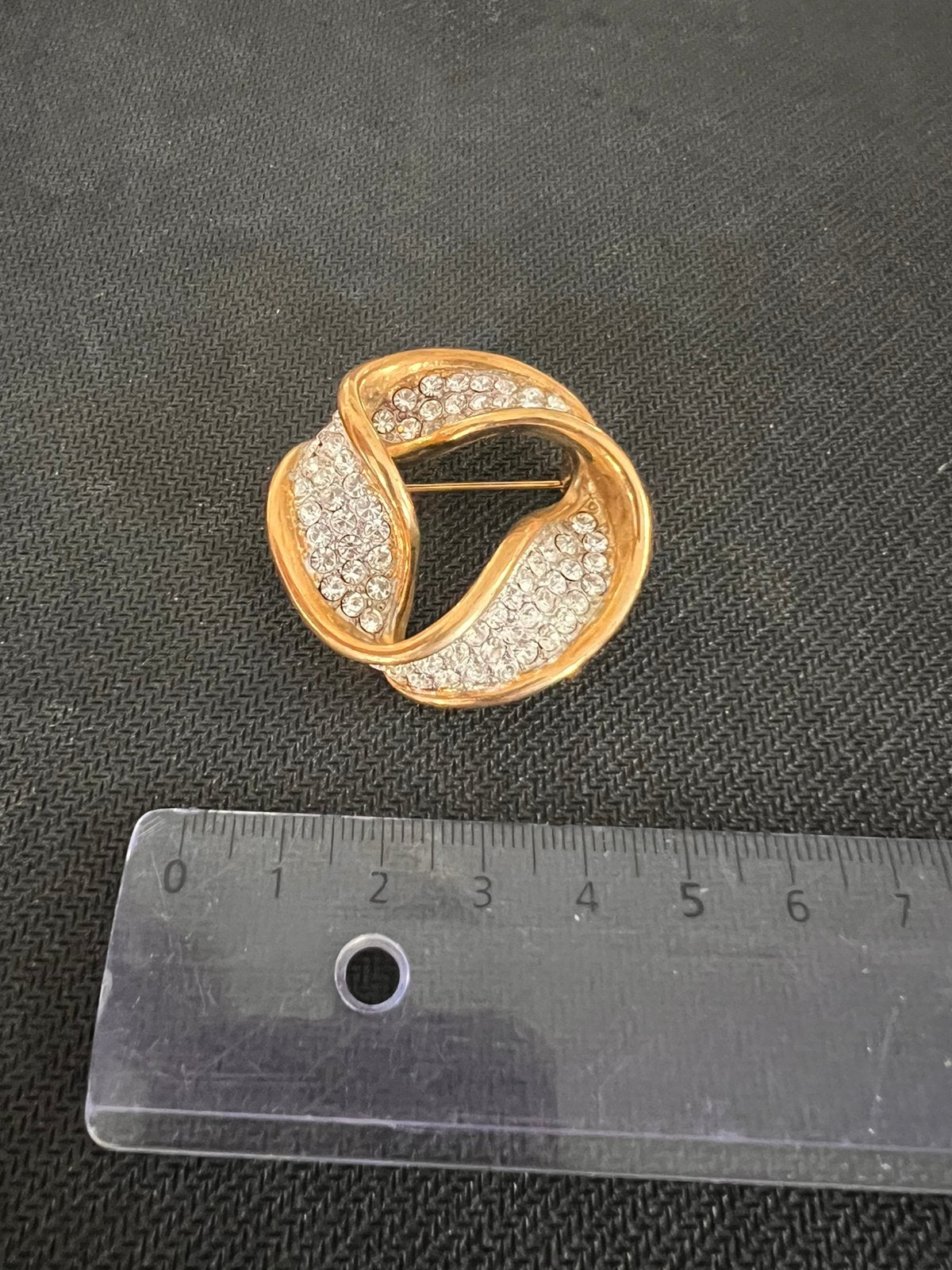 Prachtige broche met steentjes, Handtassen en Accessoires, Ophalen of Verzenden, Zo goed als nieuw