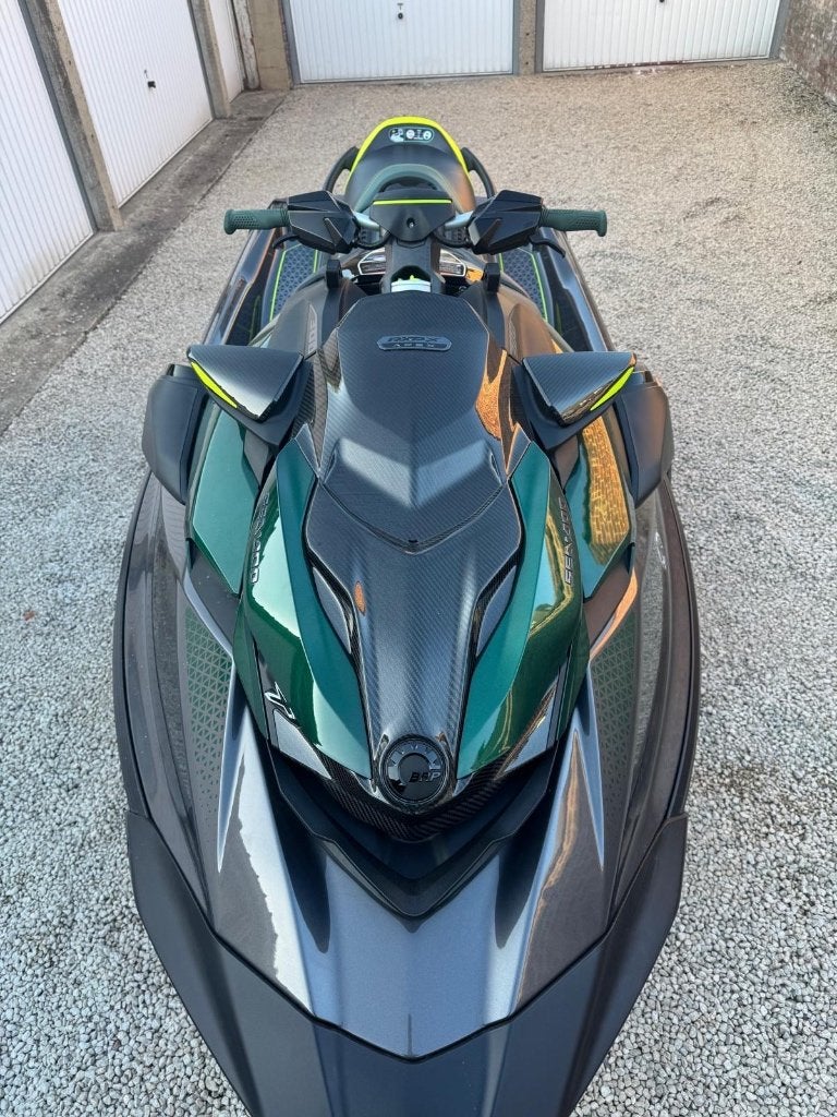Jet ski Seadoo Édition limited Roland-Garros 33h, Sports nautiques & Bateaux, Enlèvement, Comme neuf, Essence, 200 ch ou plus
