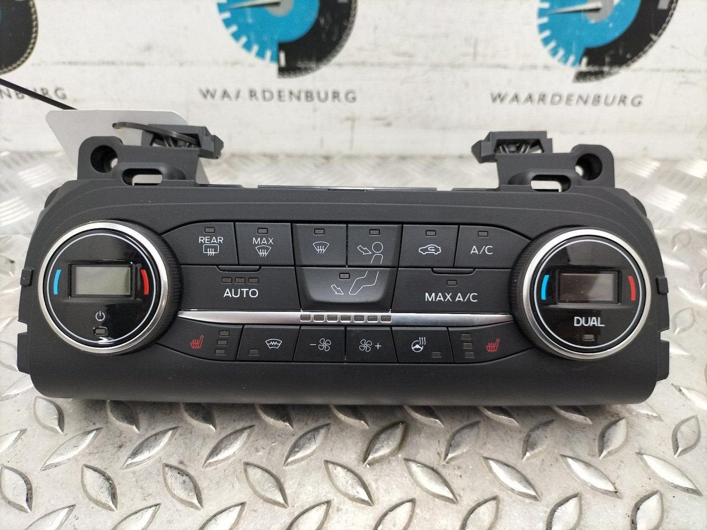 FORD FOCUS ST LINE  KACHEL BEDIENINGSPANEEL 2020, Auto-onderdelen, Ophalen of Verzenden, Gebruikt, Stiba lid