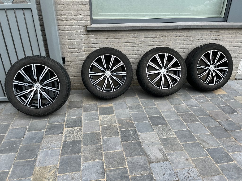 Winterbandenset volvo xc60, Banden en Velgen, Winterbanden, 235 mm, Ophalen