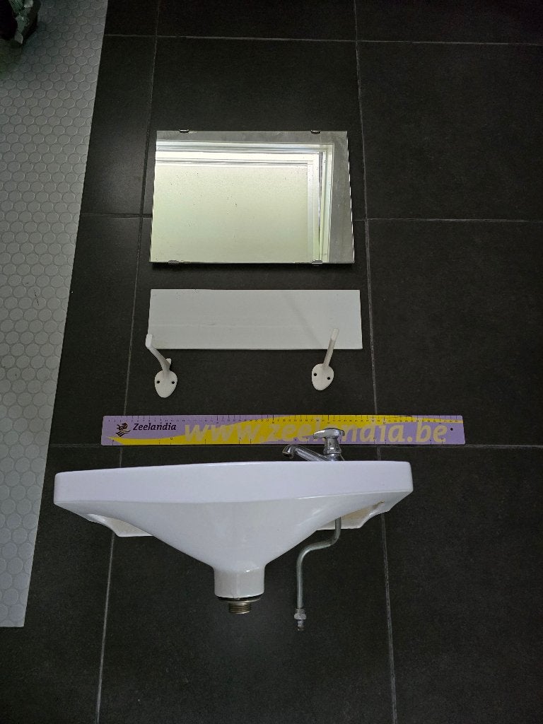 wastafel toilet met toebehoren, Ophalen, Zo goed als nieuw, Toilet