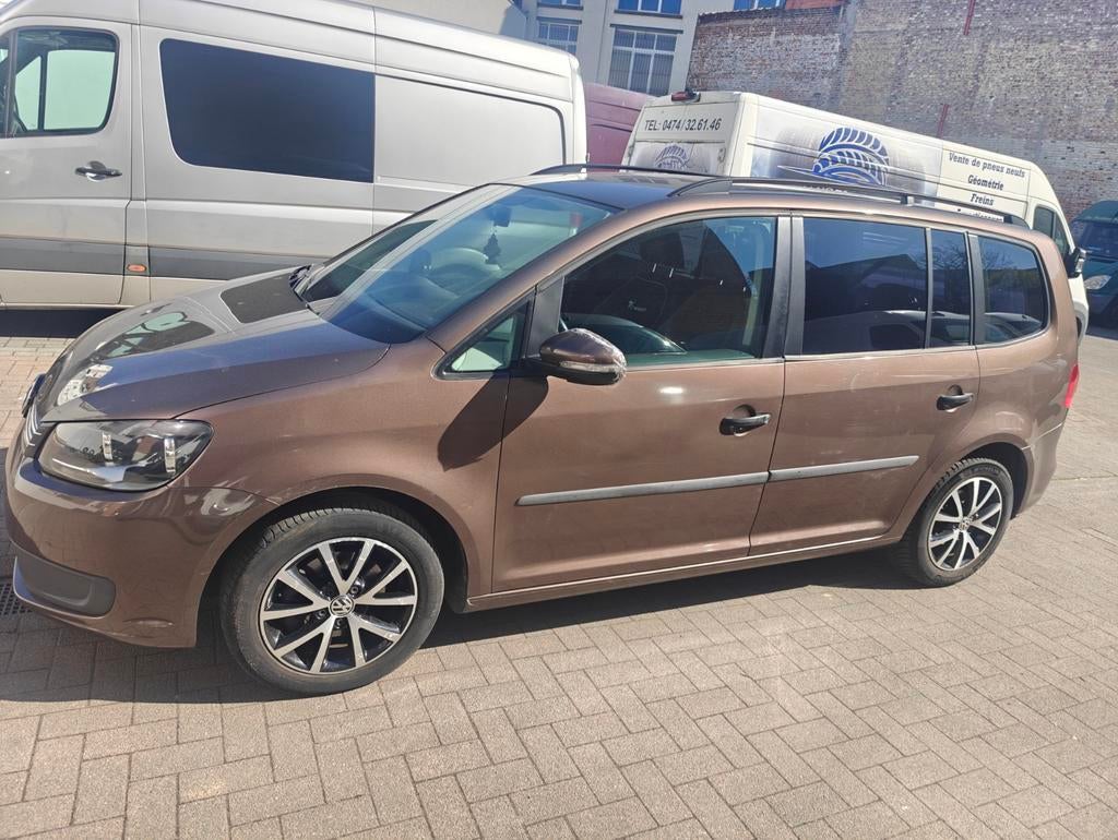 Volkswagen Turan 1.6Diesel/bj2012/201900km/4900euro, Autos, Volkswagen, Euro 5, 2 places, Boîte manuelle, Diesel