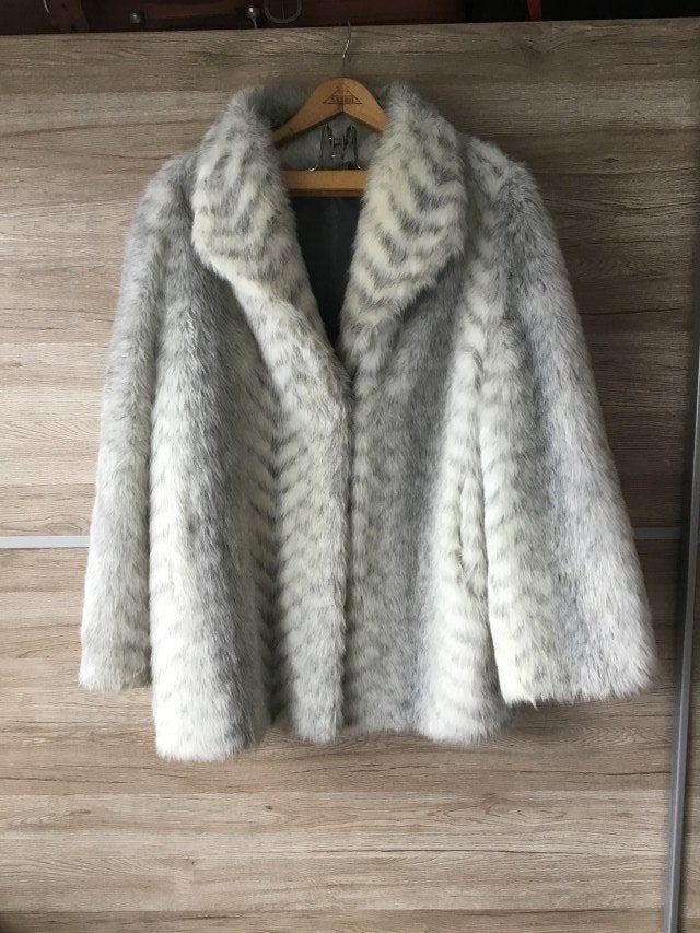 manteau de fourrure, Vêtements | Femmes, Taille 42/44 (L), Gris, Enlèvement ou Envoi, Canda/ C&A