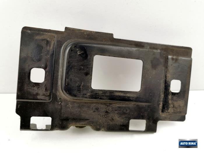 Bumpersteun links-voor van een Volvo V70, Gebruikt, -, -, Ophalen of Verzenden