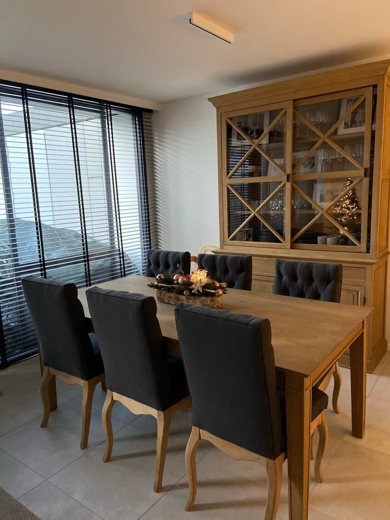Massief eiken kast en tafel, Huis en Inrichting, Ophalen