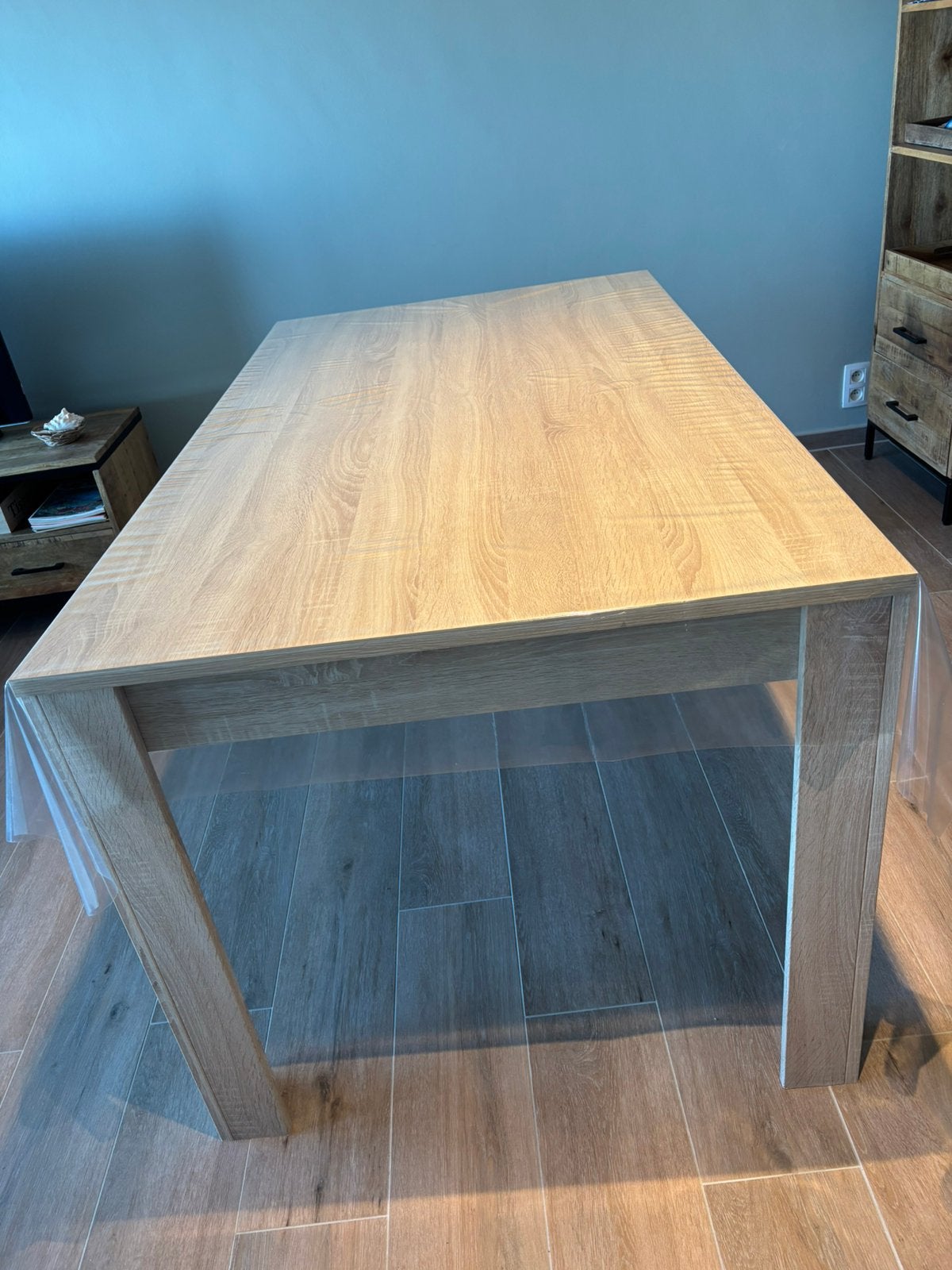 Stevige eettafel 160x90 cm. Hoogte 78 cm, Huis en Inrichting, Ophalen, Zo goed als nieuw