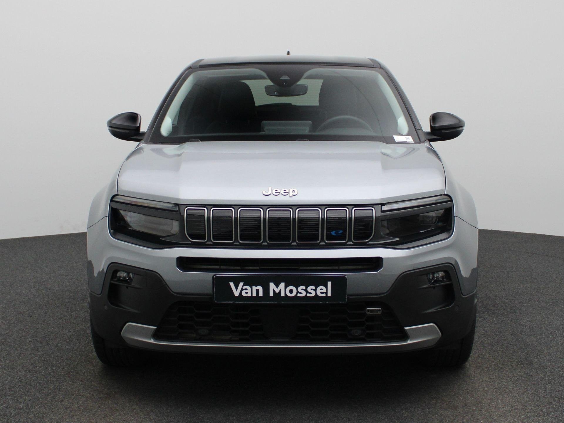 Jeep Avenger 54kWh Summit (automatique), Autos, Argent ou Gris, Achat, 334 min, Noir