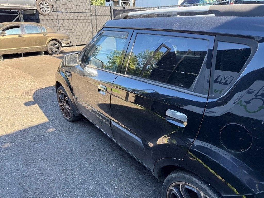 PORTIER LINKS ACHTER Kia Soul I (AM) (|770032K511|), Deur, Info@kia.de, Theodor-Heuss-Allee 11
60486  Frankfurt am Main, DE, Achter