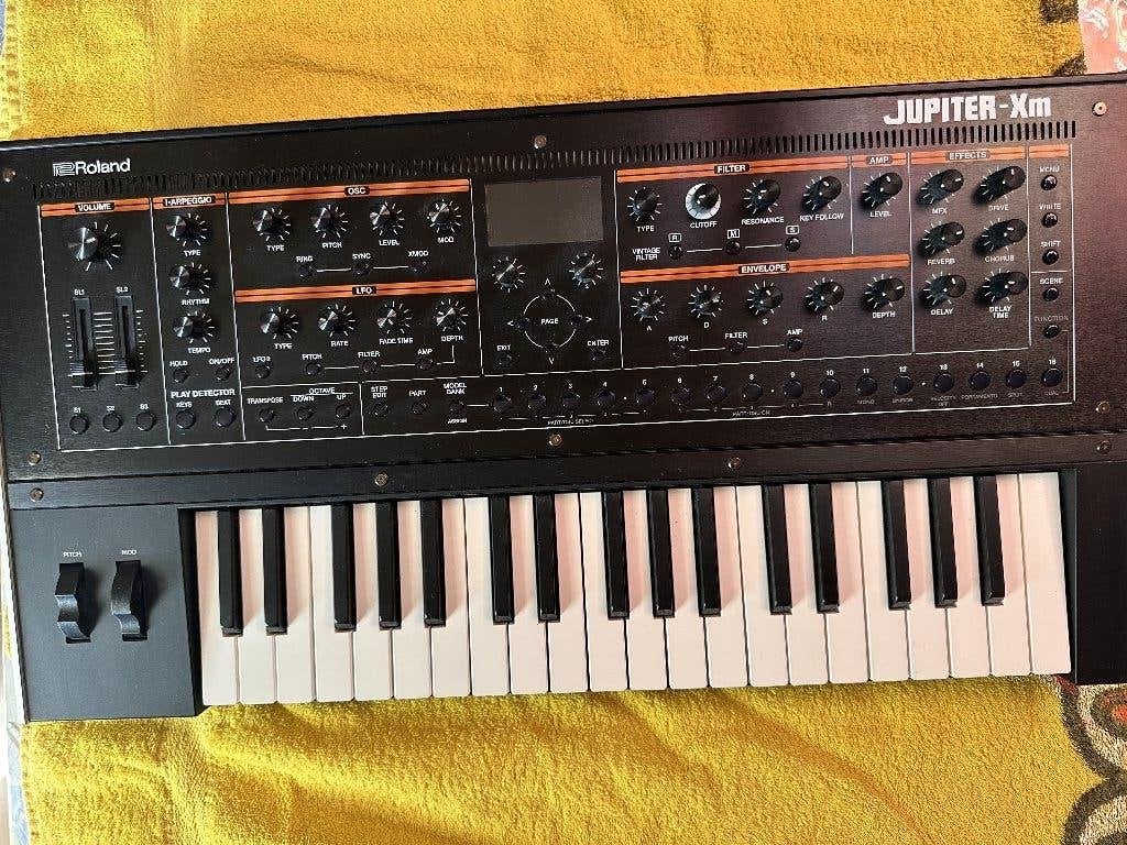 Roland Xm, Muziek en Instrumenten, Synthesizers, Zo goed als nieuw, Overige aantallen, Roland, Ophalen