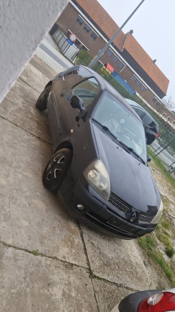 Clio 2, Enlèvement, Renault
