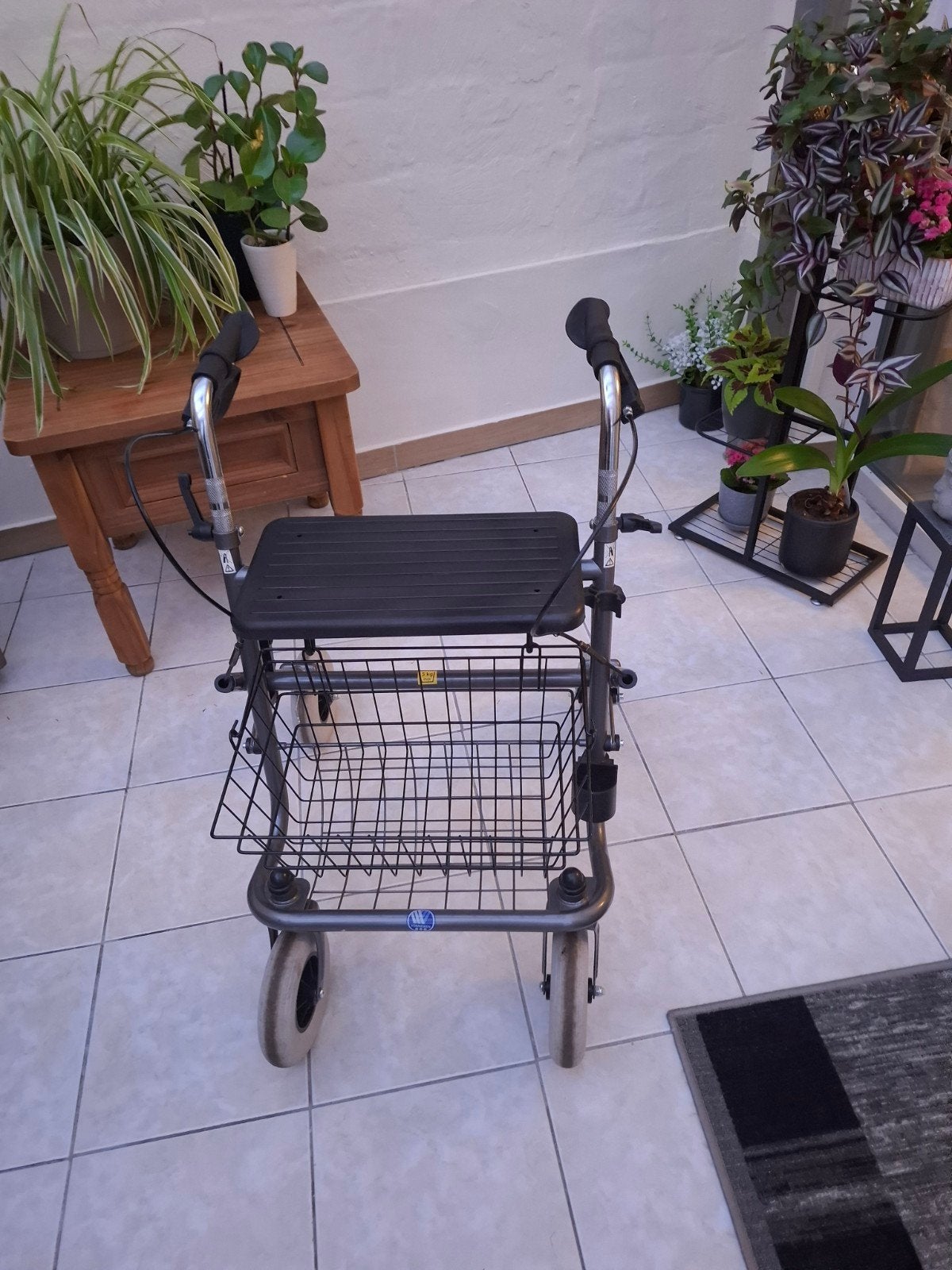 rollator geen koeriersdiensten cash betalen, Ophalen, Lichtgewicht, Zo goed als nieuw