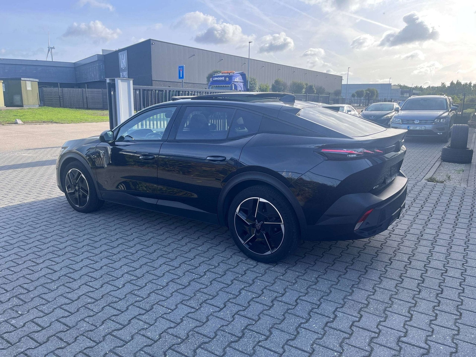 Peugeot 408 1.2 GT S/ Massage/Pano/MemoryLeder/360/ZV/Apple/, Auto's, Dealer onderhouden, Gebruikt, 1199 cc, Zwart