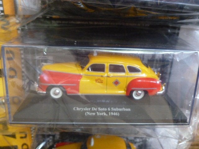 CHRYSLER DE SOTO NY Taxi 1946 1/43 UH NEUF+BOITIER PERPLEX, Ophalen, Nieuw, Auto, Universal Hobbies