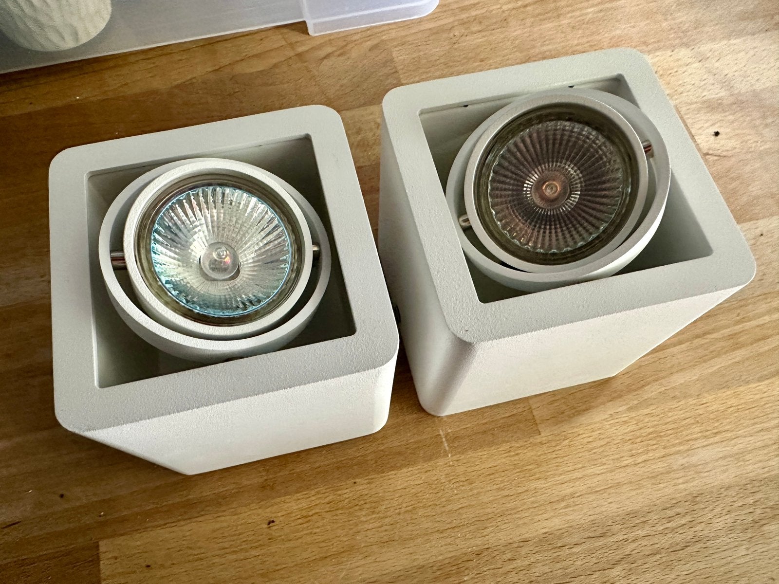 Paire de spots plafonniers ERCO design cube orientables, Huis en Inrichting, Lampen | Spots, Ophalen, Gebruikt, Halogeen, GU5.3