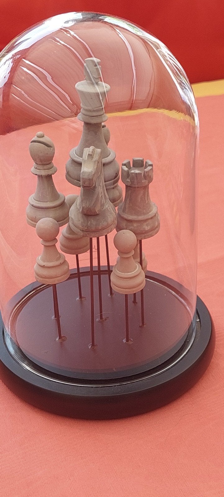 Stolp met schaakstukken 27cm hoogte, Overige materialen, Ophalen of Verzenden, Zo goed als nieuw