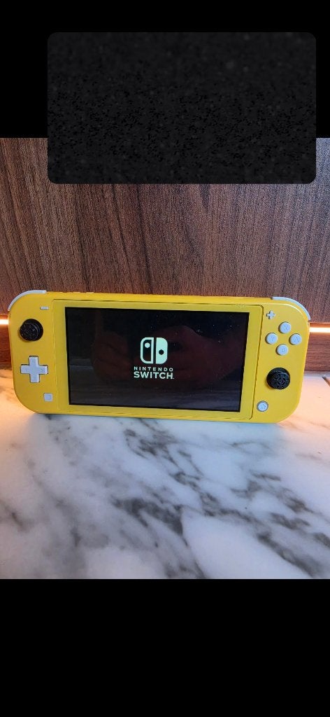 Nintendo Switch Lite  Geel, Games en Spelcomputers, Spelcomputers | Nintendo Switch Lite, Ophalen, Geel, Gebruikt