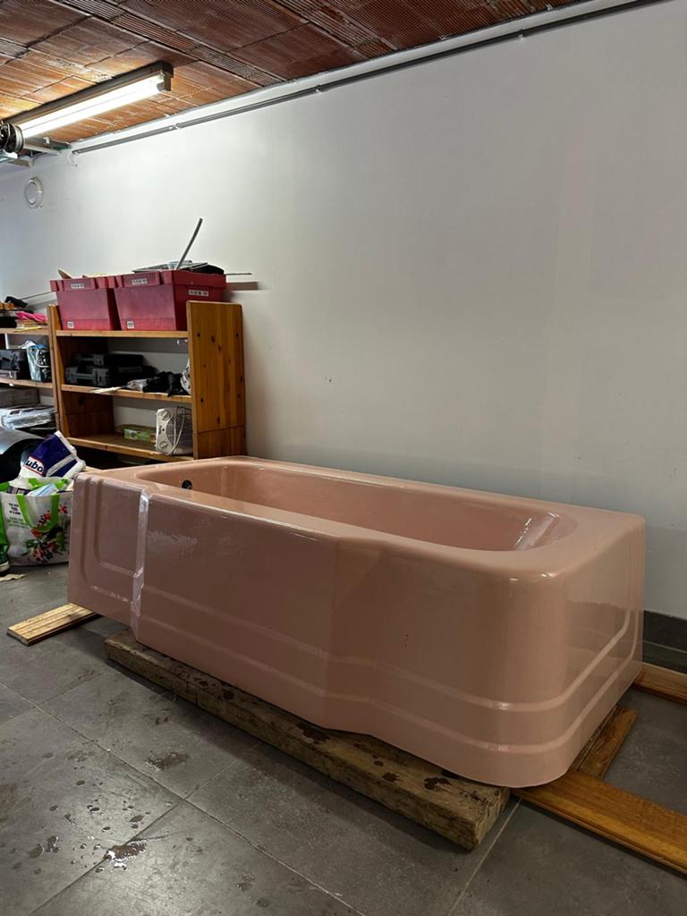 Vintage ligbad en lavabo en spiegel roos, Ophalen, Gebruikt, Overige typen, 50 tot 100 cm