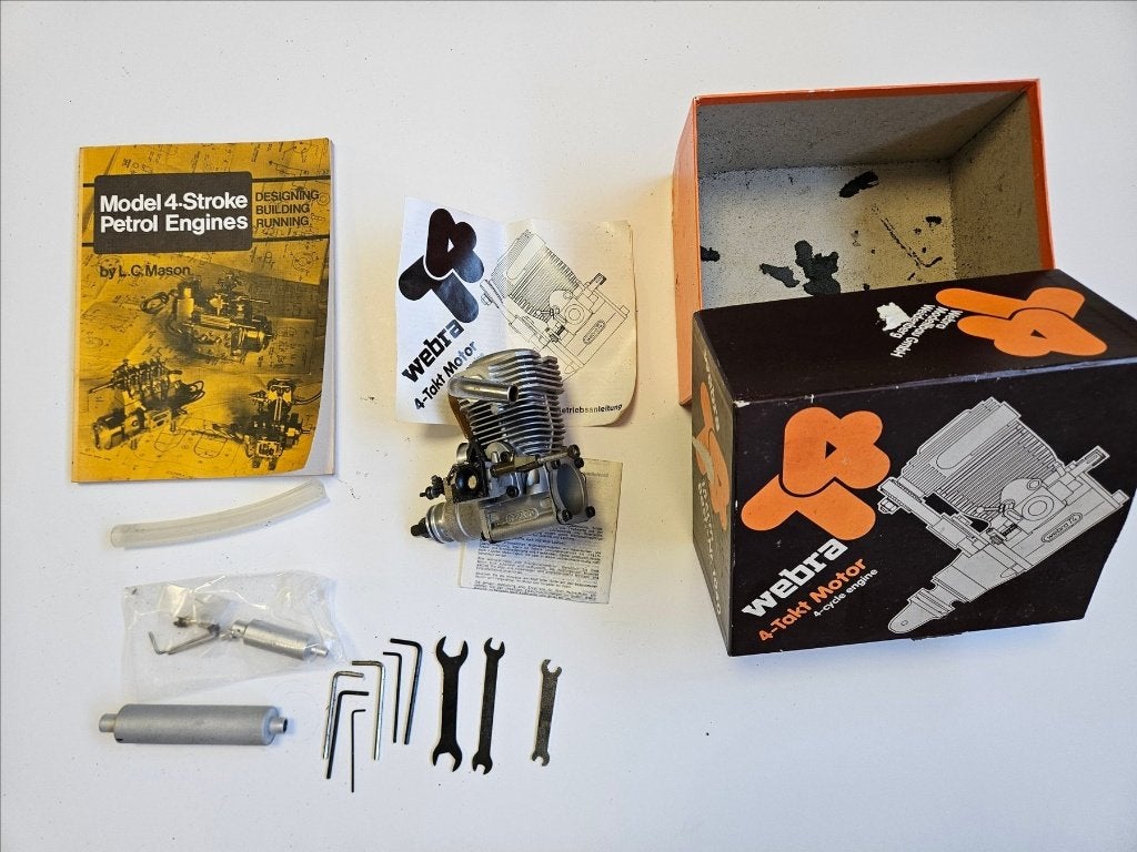 Webra T4 90 viertakt motor ,nieuw!, Hobby en Vrije tijd, Ophalen of Verzenden, Nieuw