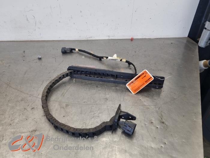 Rail porte coulissante droite d'un Ford Transit Connect, Autos : Pièces & Accessoires, Carrosserie & Tôlerie, -, 3 mois de garantie